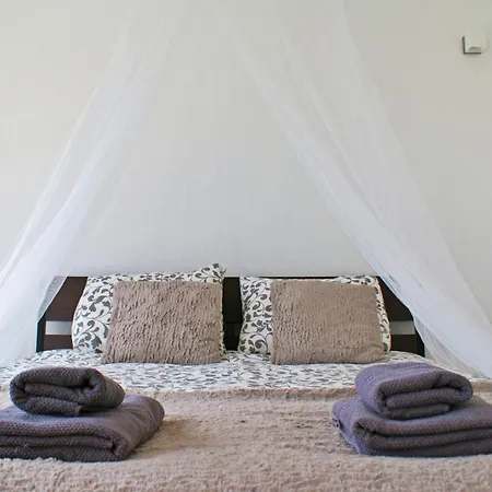 Y Estudios Art Lab Fuerteventura Nyaraló